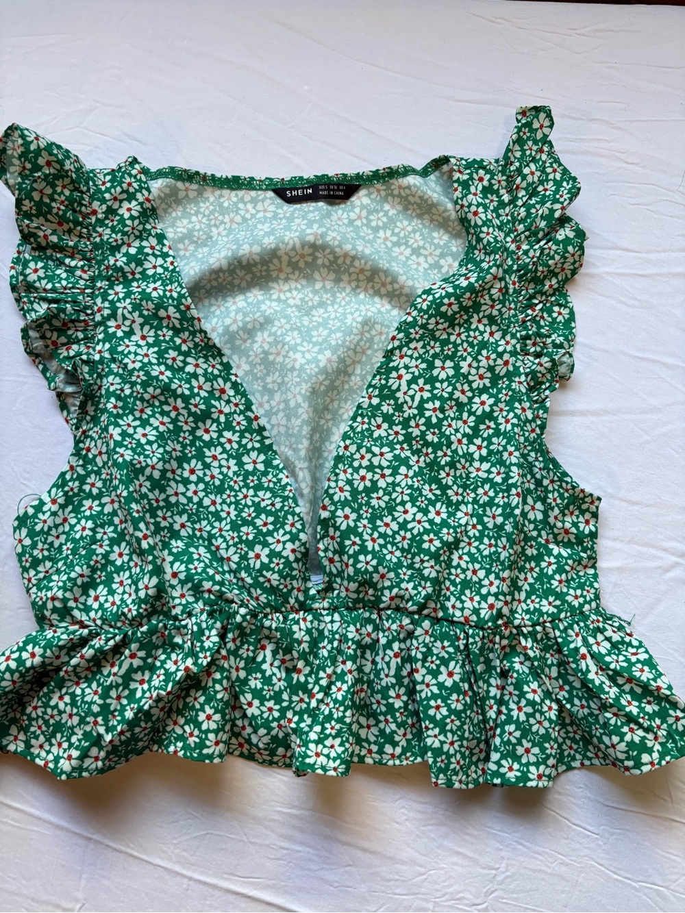SHEIN Green Floral Ruffle Hem Crop Top